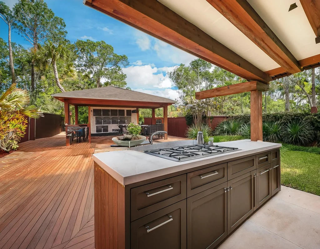 outdoor kitchen
